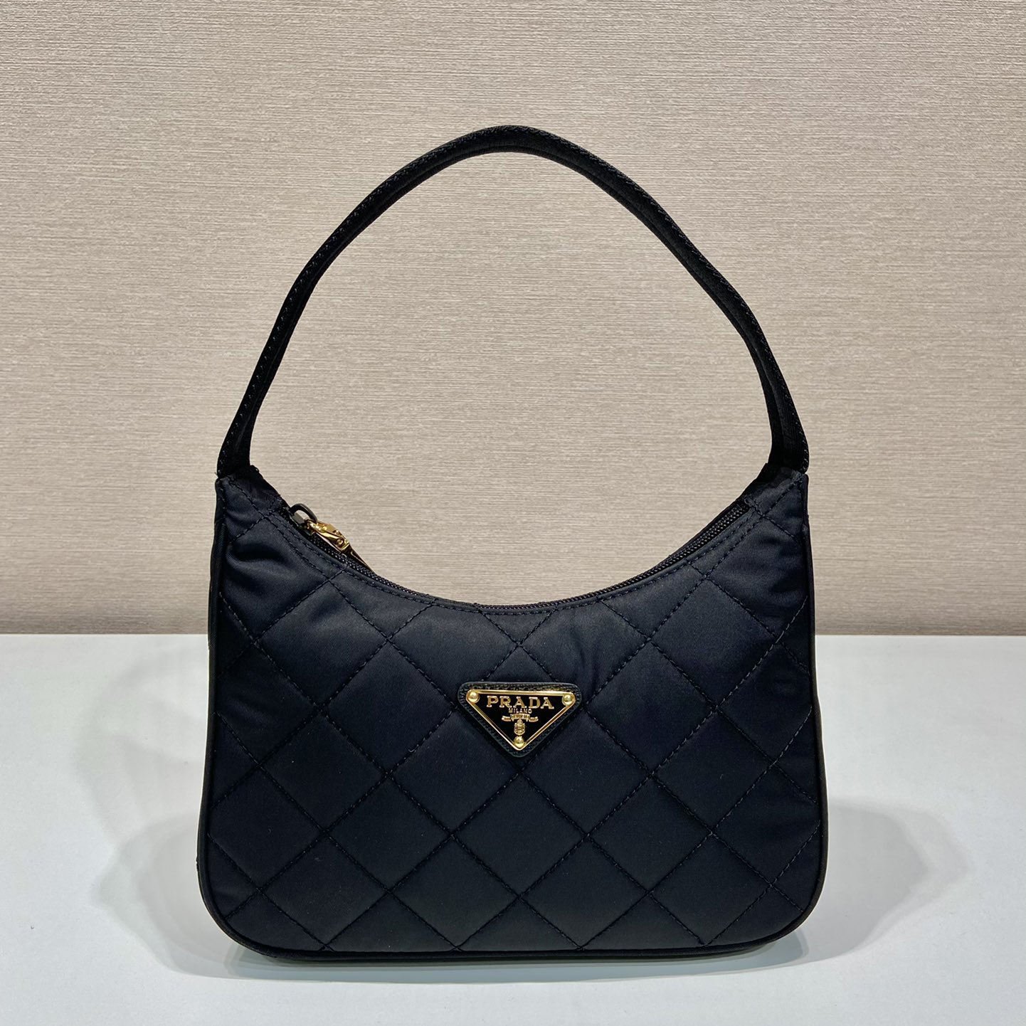 프라다 22FW 삼각로고 나일론 퀄팅 호보백 1NE051 2DYC F0002