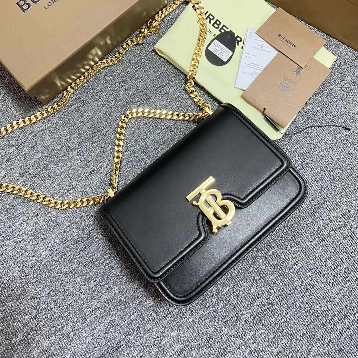 버버리 미니백 Burberry Mini Leather Chain TB Bag 80490141