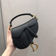 디올 새들 숄더백 미니 900U M0447CBAA
