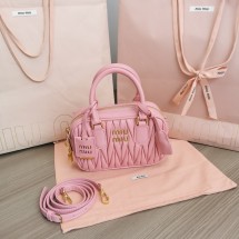 MIUMIU 미우미우 마틀라쎄 탑핸들 숄더백 5BB123