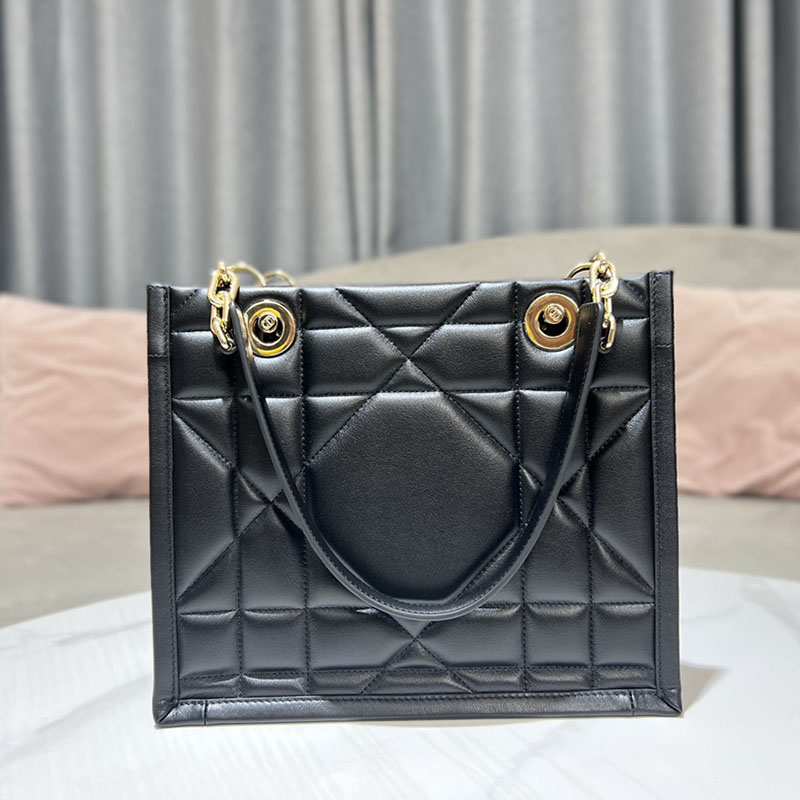 디올 여성 Dior Essential 스몰 토트 백 3칼라 M8720OZVJ