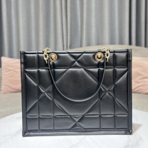 디올 DIOR 에센셜 아키까나쥬 토트백 미듐 3칼라 M8721OZVJ