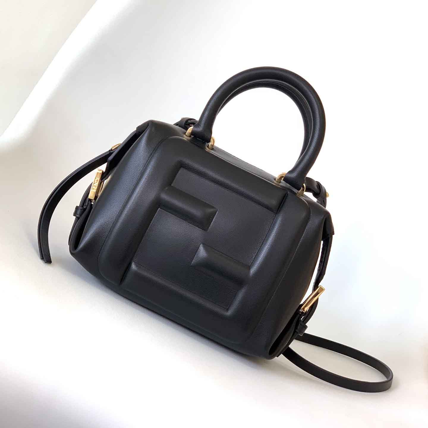 펜디 FF 큐브 나파 가죽 미니 토트백  4칼라 8BS089