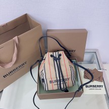 버버리 포이베 미니 파우치 복조리백 8026737