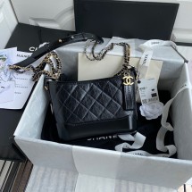 샤넬 가브리엘 스몰 호보백 블랙 A91810