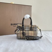 버버리 여성 토트백 미니 체크 볼링 백 가방 밀리터리 80975981