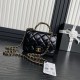 샤넬 24FW 체인 핸들 플랩백 미니 버건디 램스킨 골드 2컬러 AS5032