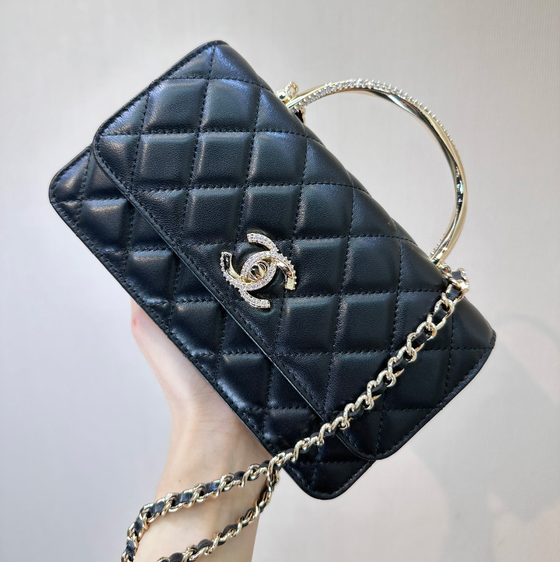 샤넬 CHANEL 체인 달린 미니백 AP4293
