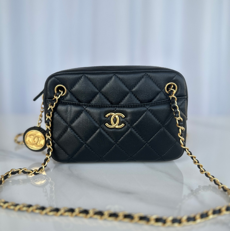 샤넬 24FW 미니 카메라백 2컬러 AS5190