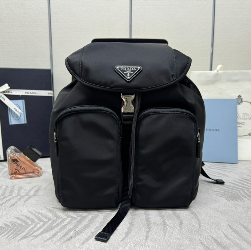 프라다 삼각로고 테수토 나이론 백팩 블랙 1BZ005